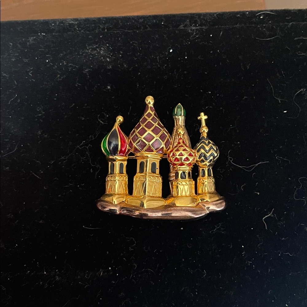 Vintage Joan rivers signed gold -tone Russian Cathedral Brooch